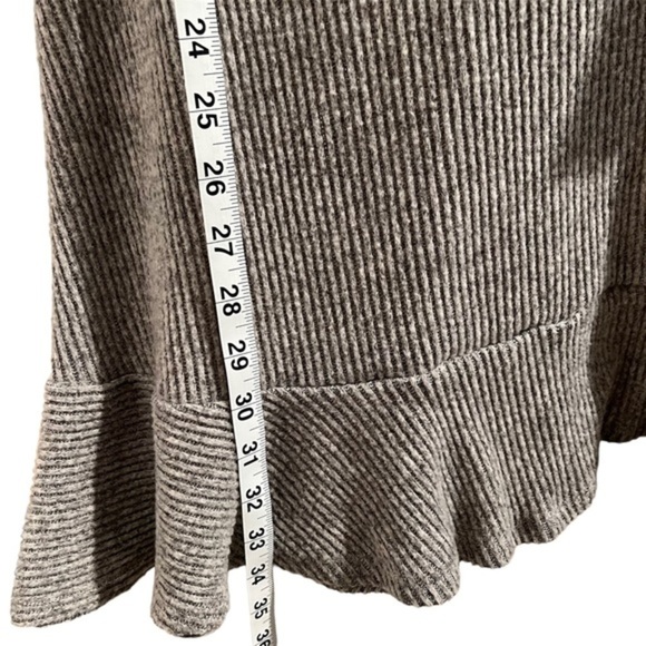 Lauren CONRAD GRAY SWEATER DRESS BELL SLEEVES FOUNCE HEM MEDIUM‎ - Picture 7 of 7
